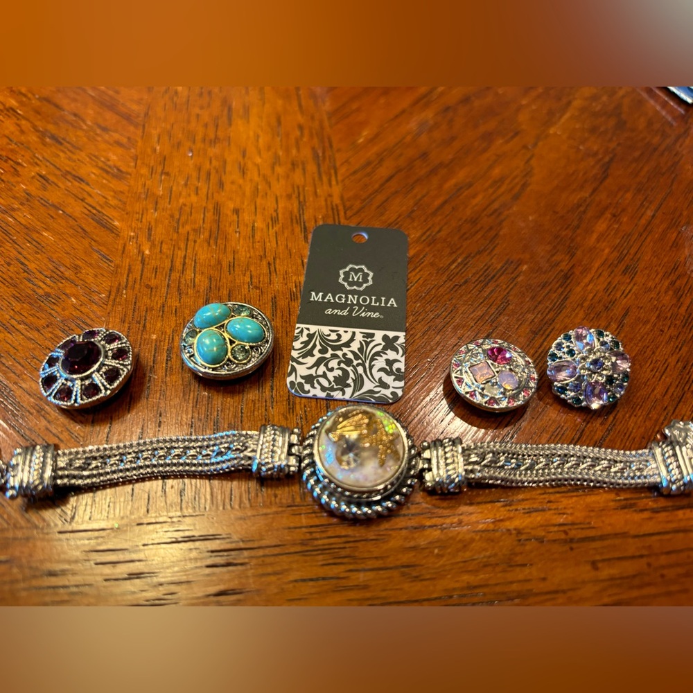 Magnolia & Vine bracelet w/snaps